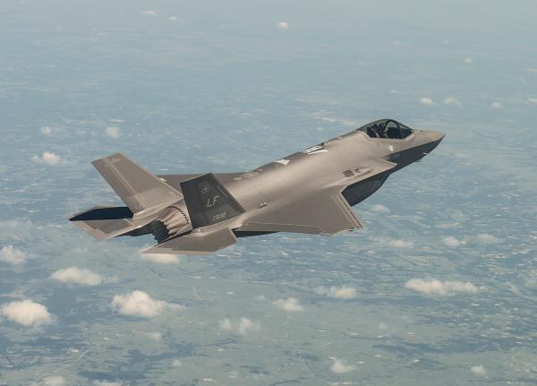 يمكن للمقاتلة تفادي التقاطها بالردارات- موقع f 35