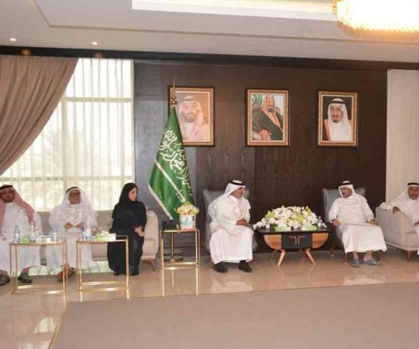 رئيس بلدية القطيف يبحث التعاون مع القطاع الخاص