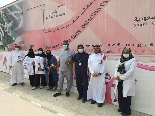 الوقوف على خدمات سيارة الماموغرام بمركزي القطيف