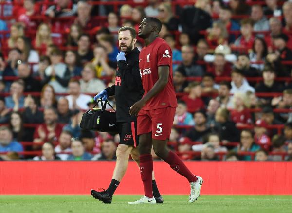 كوناتي يورط ليفربول