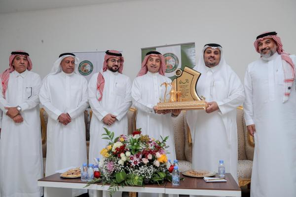  الروضة يحتضن اجتماع رئيس اتحاد اليد مع ممثلي أندية الأحساء  
