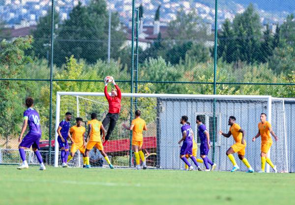 الخليج يتعادل مع الاهلي وديًا 