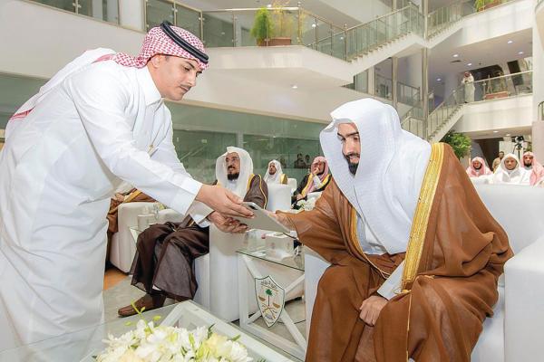 تدشين المجموعة الأولى من مبادئ المحكمة الإدارية العليا