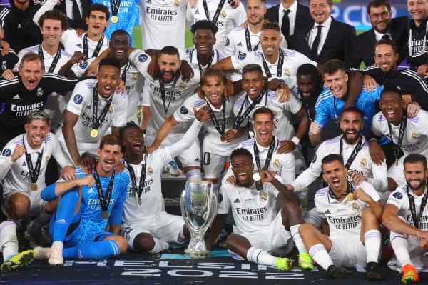 ريال مدريد يضيف السوبر الخامس لسجل إنجازاته الأوروبية