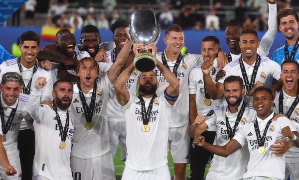 ريال مدريد يضيف السوبر الخامس لسجل إنجازاته الأوروبية