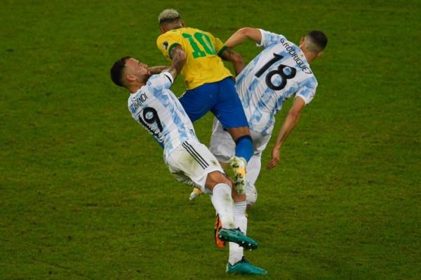 اتحاد الكرة البرازيلي يرفض خوض المباراة المؤجلة أمام الأرجنتين