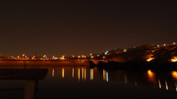 بحيرة نمار بالرياض ليلاً - مشاع إبداعي