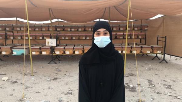 أصغر نحالة.. «فاطمة الميلاد» تنتج 60 كجم سنويا