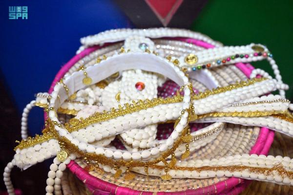 «القرية التراثية»..معرض متنوع للأعمال الحرفية بجازان