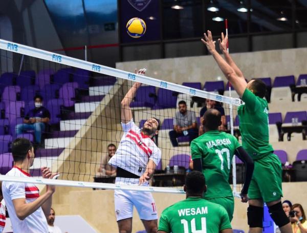 طائرة الأخضر تحلق في الزمالك