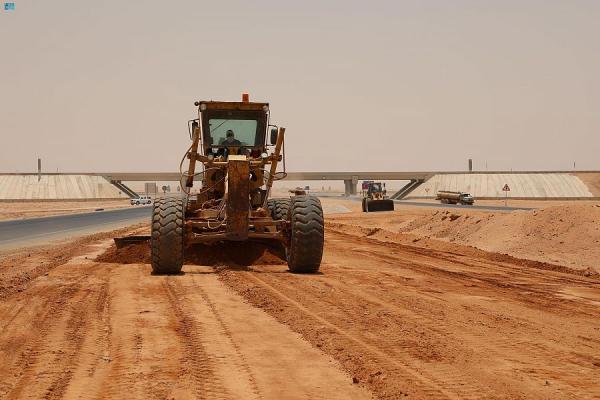 انتهاء 3 مراحل بمشروع طريق «الخرج الرياض الدمام» السريع