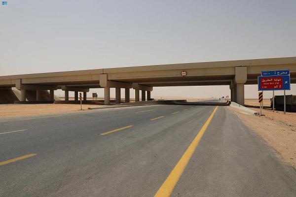 انتهاء 3 مراحل بمشروع طريق «الخرج الرياض الدمام» السريع
