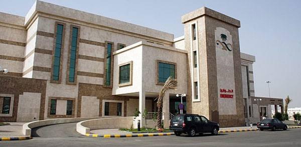 مستشفى خميس مشيط يستقبل 100 ألف مراجعاً عبر العيادات الخارجية