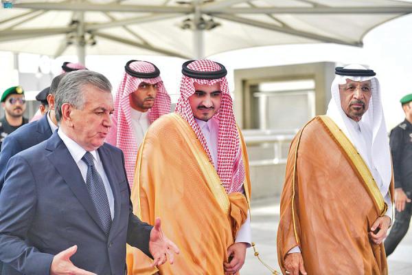 الرئيس الأوزبكي يصل جدة