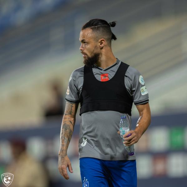 ميشيل يزيد أوجاع الهلال