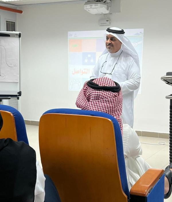 «فن التعامل مع الزملاء» في «عيون الظهران»