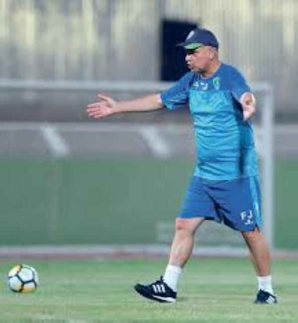 41 مدربا توجوا بلقب الدوري