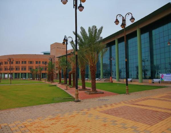 منح دراسية للأجانب في جامعة الحدود الشمالية