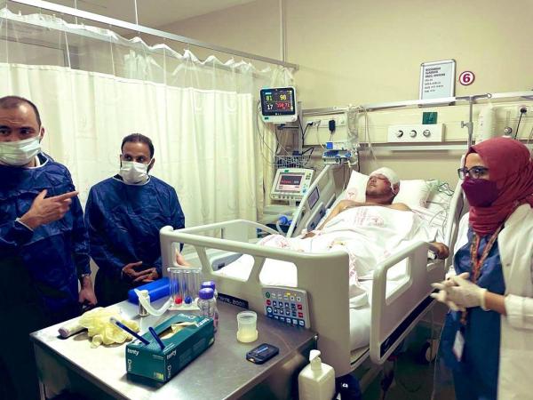 بالصور.. ⁧‫سفارة المملكة‬⁩ تطمئن على مصابي حادث «ريزا» التركية