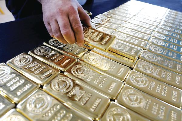 سعر الذهب اليوم في الدول العربية.. تراجع طفيف