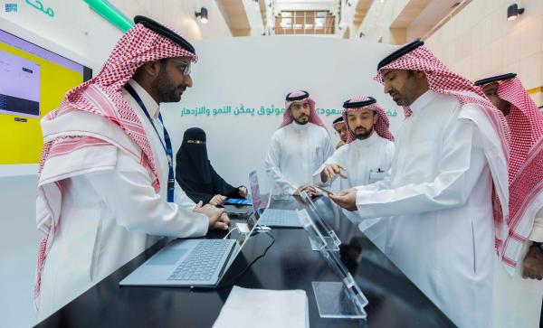 وزير «الموارد البشرية»: الوعي السيبراني يحمي الأمن الوطني