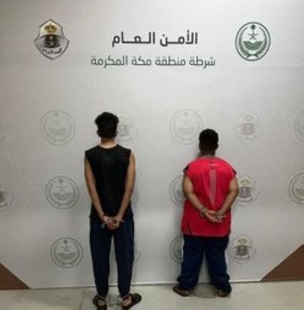 عاجل| ضبط مواطِنَين سرقا منزل ومحل تجاري بجدة