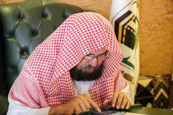 'السديس' يُدَشِّنُ البرنامجَ الدائمَ للحلقات القرآنية