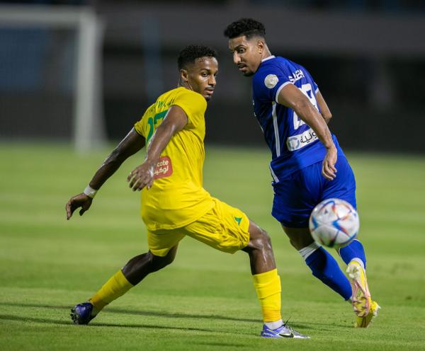 جانب من مباراة الخليج والهلال