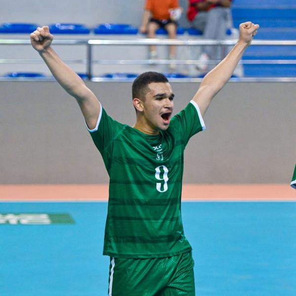 قبضة الأخضر.. في كأس العالم.!