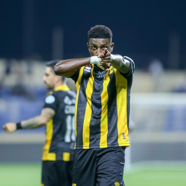 الاتحاد يضرب العدالة بثلاثية