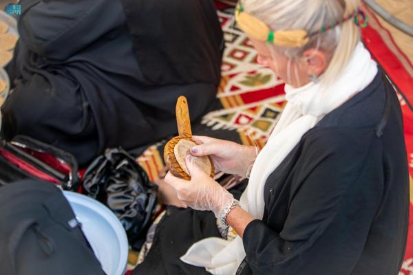 مهرجان بريدة للتمور..فعاليات ثقافية وتراثية تستهوي الزوار