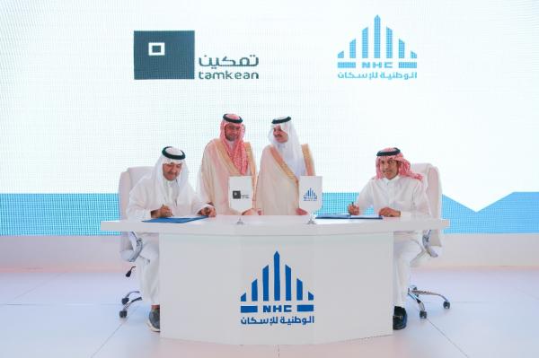 أمير الشرقية يدشن مشاريع سكنية بضاحية الواجهة ومجتمع قَمرة