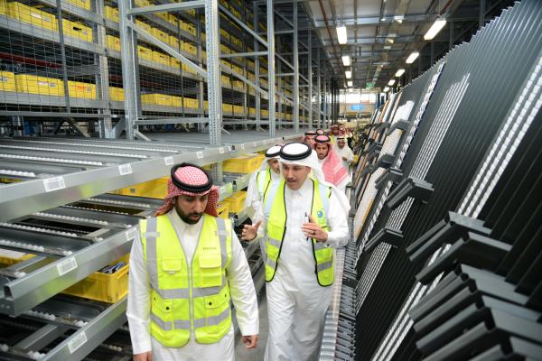 الوقوف على تطور الخدمات اللوجستية بـ«سدير الصناعية»