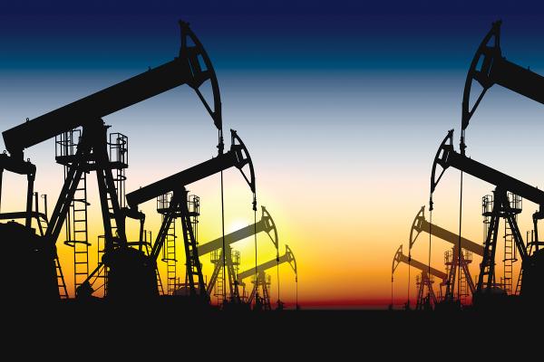 أوبك+ تتوقع ارتفاع فائض النفط
