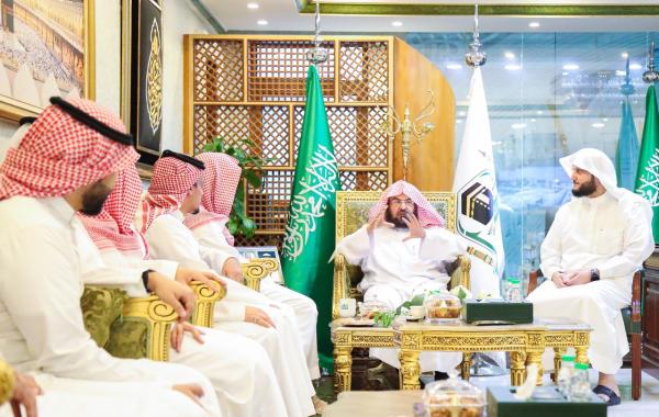 «السديس» يُدشّن مبادرة «أنسنة المكتبات»
