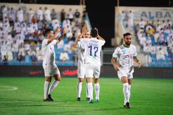 فرحة لاعبي الفتح خلال مواجهة الباطن