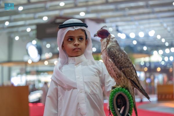 صقارو المستقبل..نقل الموروث الثقافي للأجيال القادمة