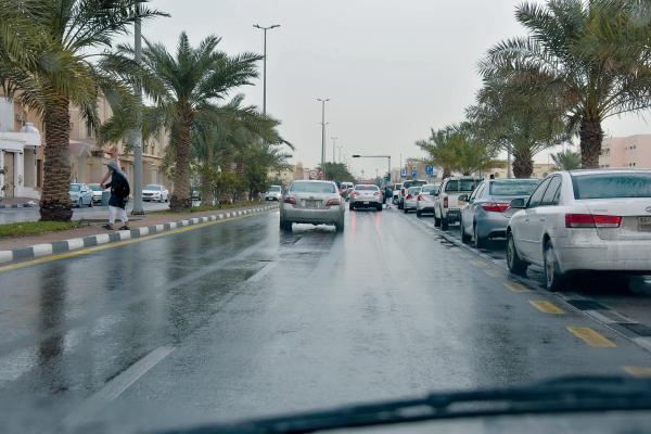 الطقس اليوم في المملكة.. استمرار هطول أمطار رعدية