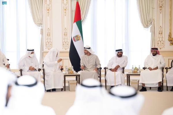 رئيس الإمارات يستقبل رئيس الشورى ويستعرضا العلاقات الأخوية
