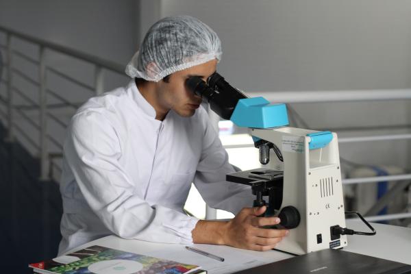 سرطان القولون.. الأعراض وطرق الوقاية
