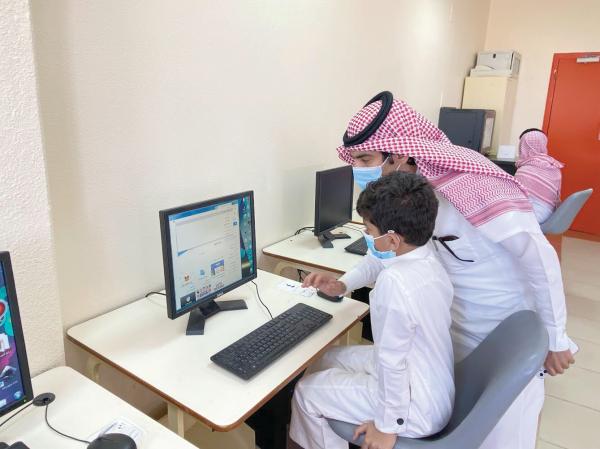 الاطلاع على أدلة استخدام منصة مدرستي من الأمور المهمة لإنجاح استخدام الطلاب وأولياء الأمور- مشاع إبداعي