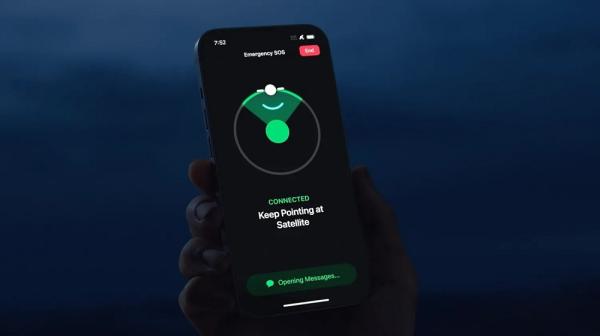 تعرف على ميزة «طوارئ SOS» عبر الأقمار الصناعية من «iPhone 14»