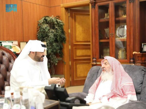 المفتي يطلع على «تطوير» المناطق الجبلية بجازان