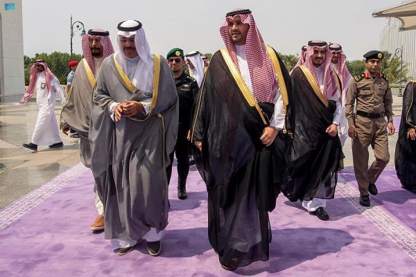 رئيس مجلس الوزراء الكويتي يصل جدة