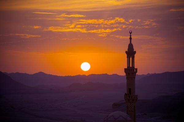 دليلك للاستفادة من أشعة الشمس وتجنب أضرارها
