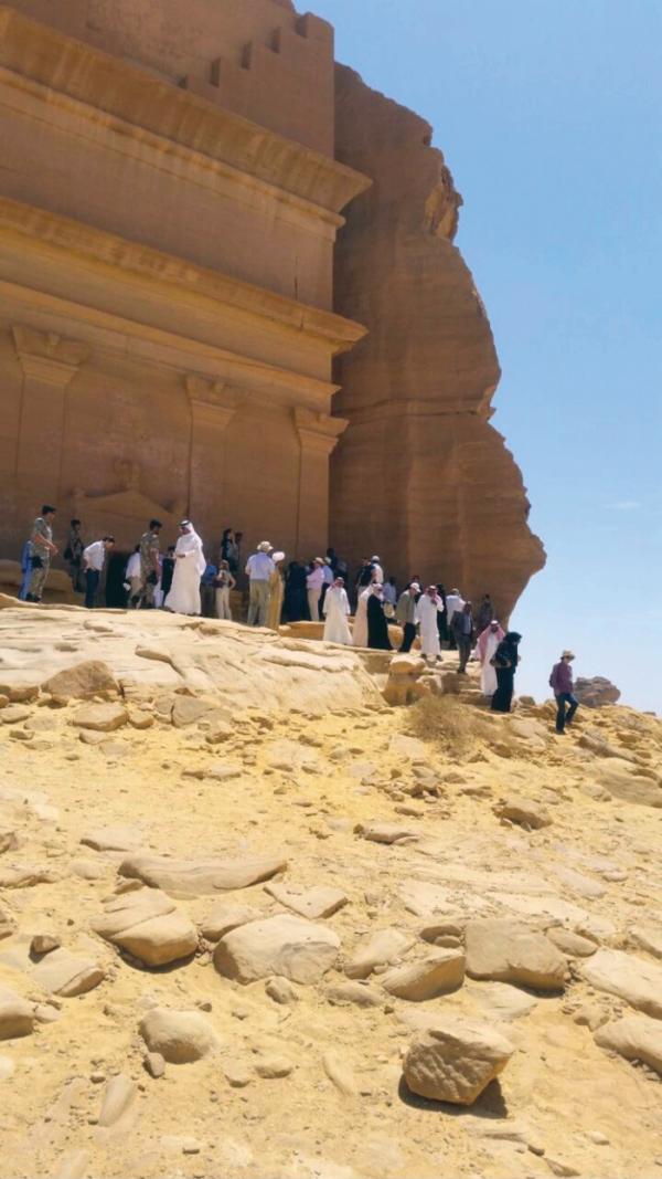 منع مكاتب السفر والسياحة من أخذ صورة لـ«هوية السائح»