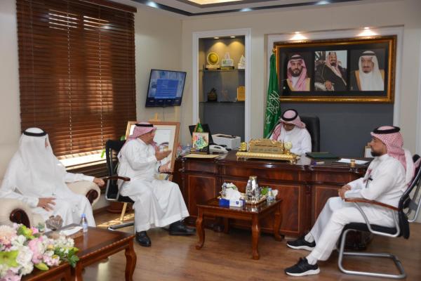 بحث احتياجات «الجش» من المشروعات والخدمات التعليمية