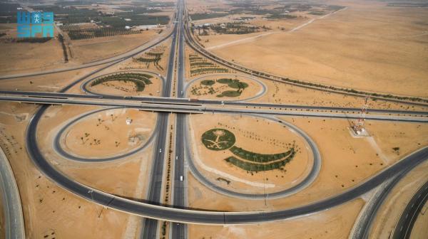 قطاع النقل والخدمات اللوجستية.. عصب الاقتصاد الوطني