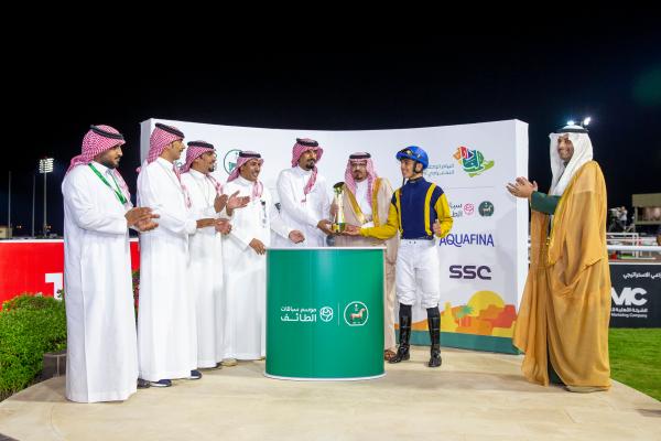 ميدان الملك خالد بالطائف يشهد إقامة كأس اليوم الوطني 