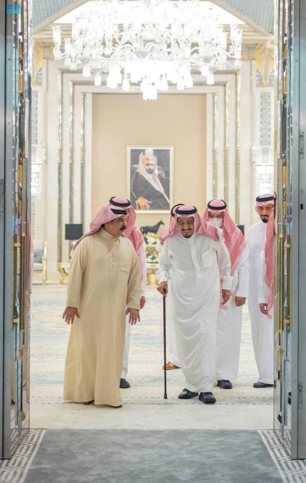 خادم الحرمين يستقبل ملك البحرين